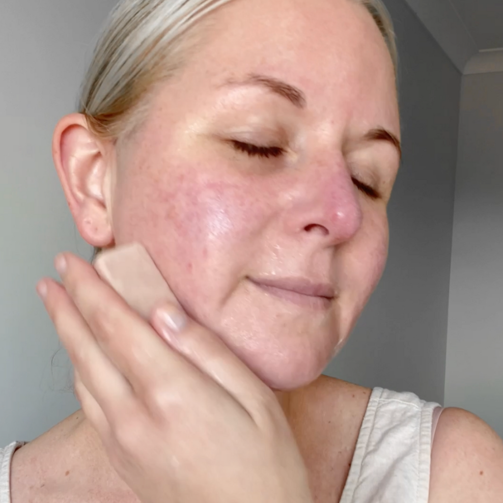 Cruelty Free Queen and Beauty Creator Marisa Robinson Uses Pink Clay Cleanser